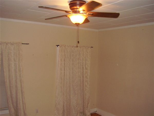 Building Photo - 5 York St