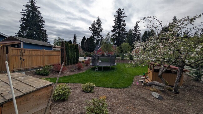 Foto del edificio - 2728 Birchwood Ave