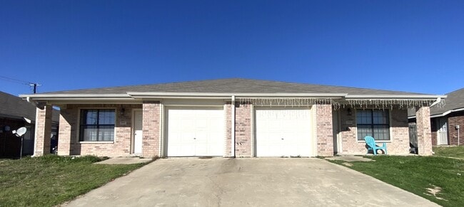 Building Photo - 2912 Ashley Dr