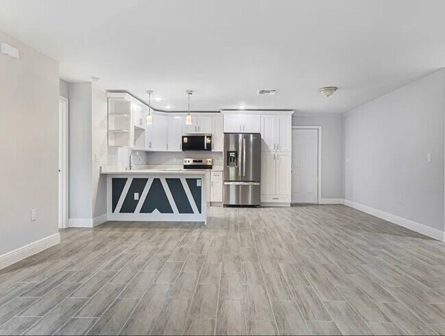 Building Photo - 2509 34th St W