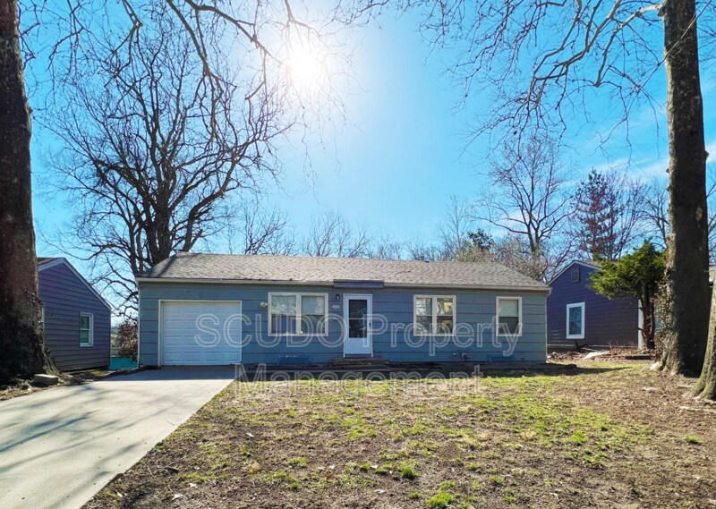 2653 Collin St, Independence, MO 64052 House Rental in Independence, MO