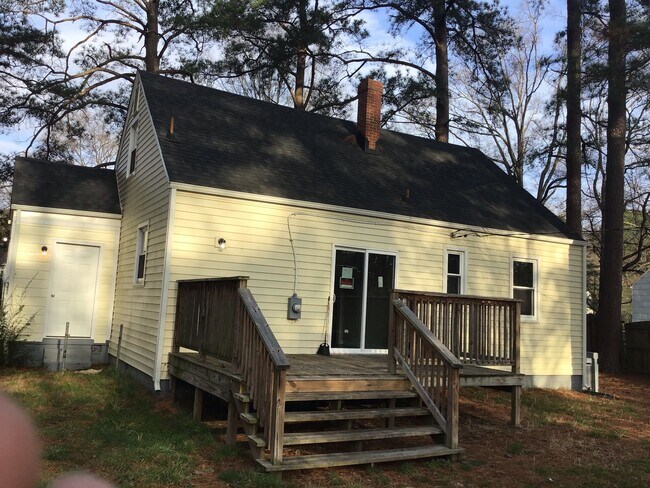 Building Photo - 1201 Keswick Ln