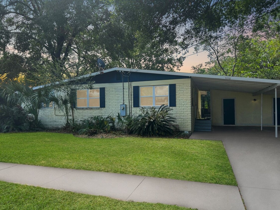 7050 Barkwood Dr, Jacksonville, FL 32277 House Rental in Jacksonville