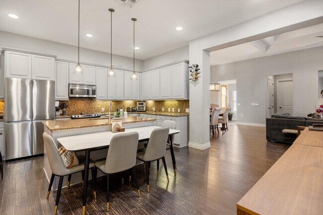 Foto del edificio - 22226 Rivolta Ln