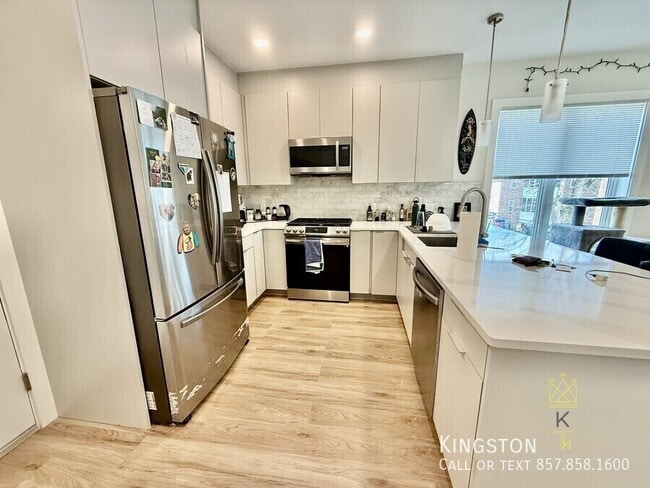 Photo - 464 Washington St Apartment