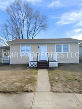 Building Photo - 2417 S 10th St