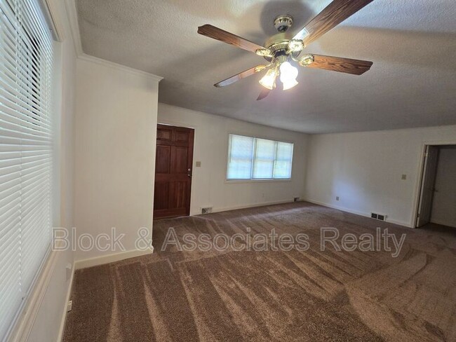 Foto del edificio - 199 Tabernacle Church Rd