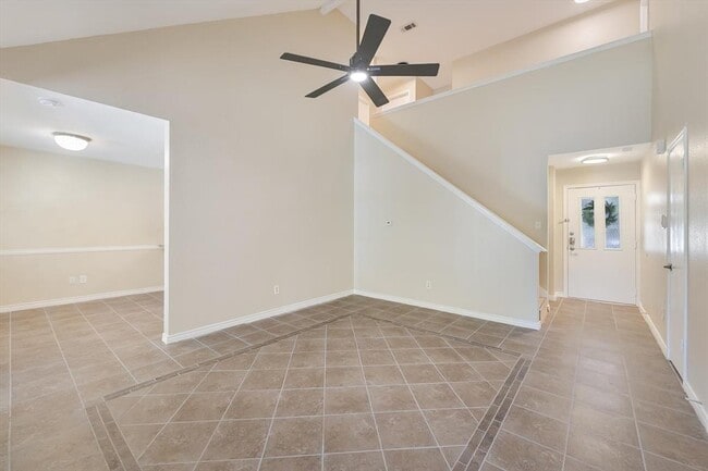 Building Photo - 6808 Luckenbach Ln