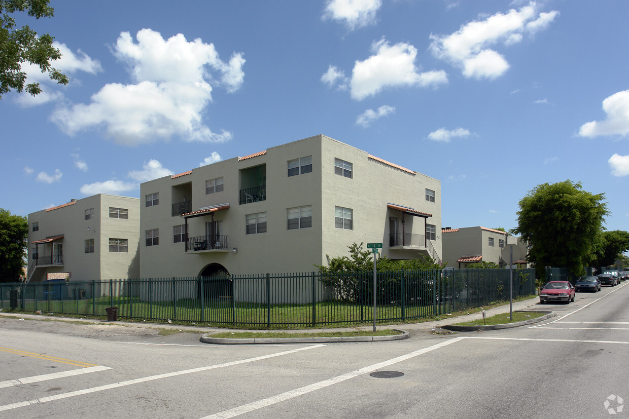 Westland Apartments Hialeah