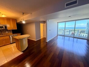 Building Photo - 1288 Kapiolani Blvd