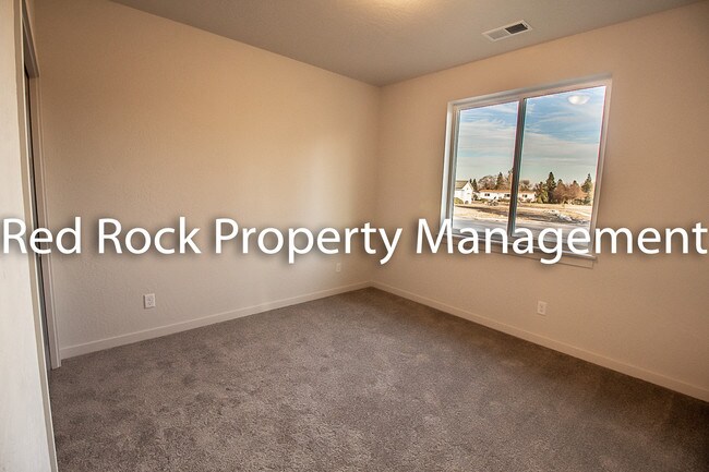 Foto del edificio - 18112 E Riverway Ave