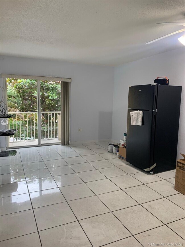 Building Photo - 1255 W 49th Pl