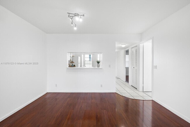 Foto del edificio - 650 SW 124th Terrace