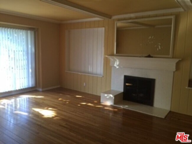 Foto del edificio - 10680 Kinnard Ave