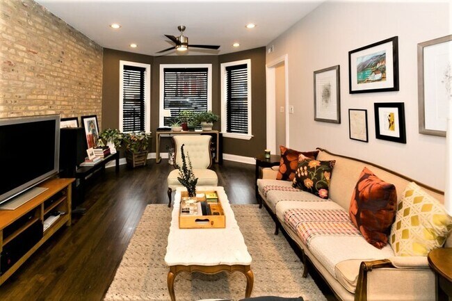 Foto del edificio - 2019 N Hoyne Ave