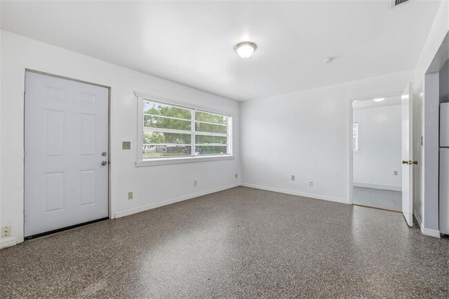 Building Photo - 6802 Larmon St