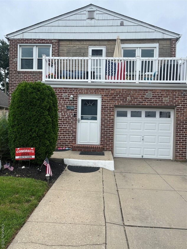 Primary Photo - 538 E Park Ave