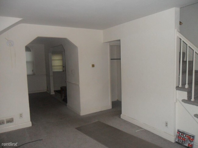 Building Photo - 1049 Parksley Ave
