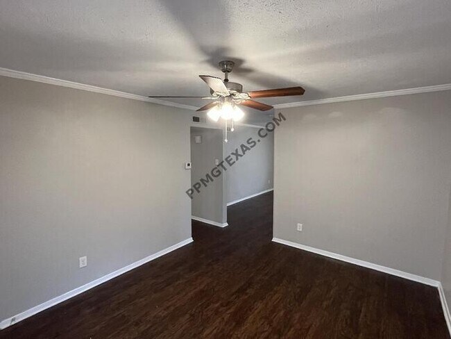 Foto del edificio - 4025 Charter Dr