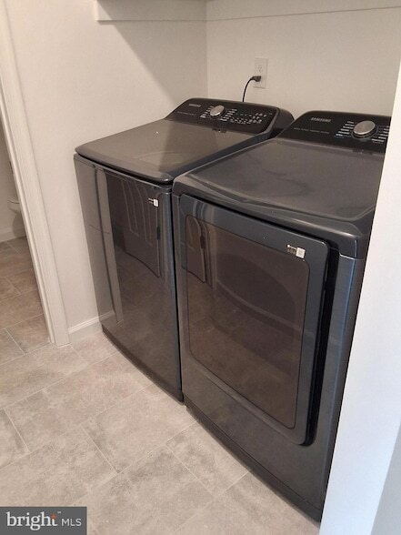 Foto del edificio - 14874 Emberdale Dr