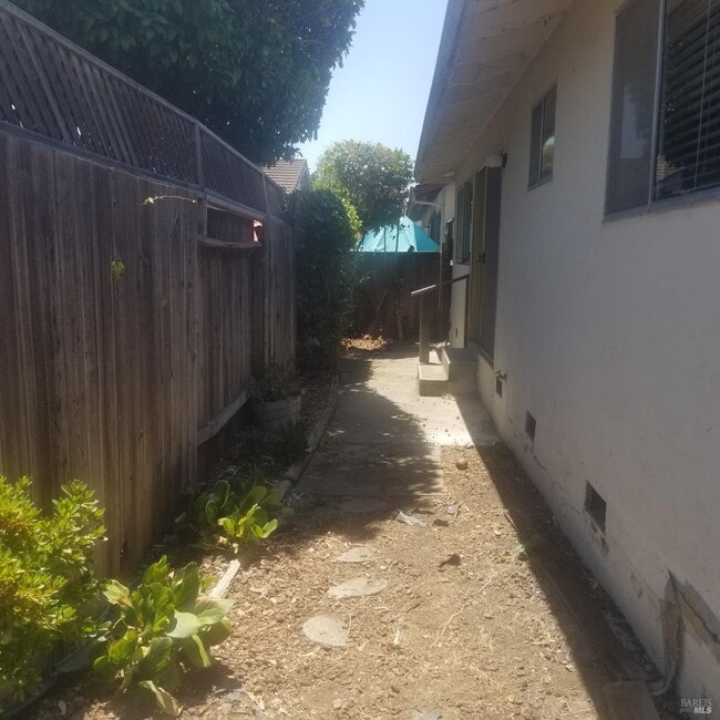 Foto del edificio - 214 Cottonwood Cir