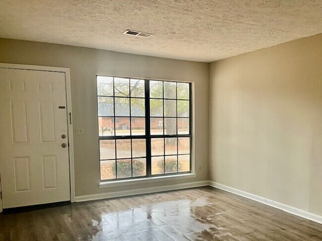 Building Photo - Huffaker Rd #214