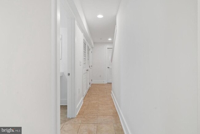 Building Photo - 2460 Frankford Ave