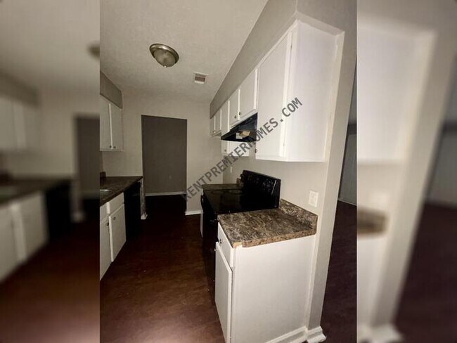 Foto del edificio - 8208 W 24th St