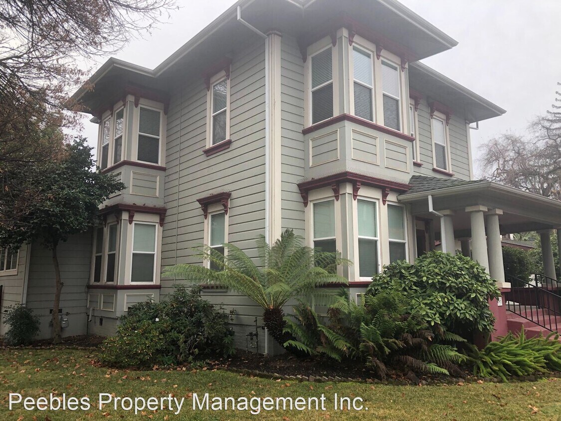 Primary Photo - 5 br, 2 bath House - 491 E 4th st.