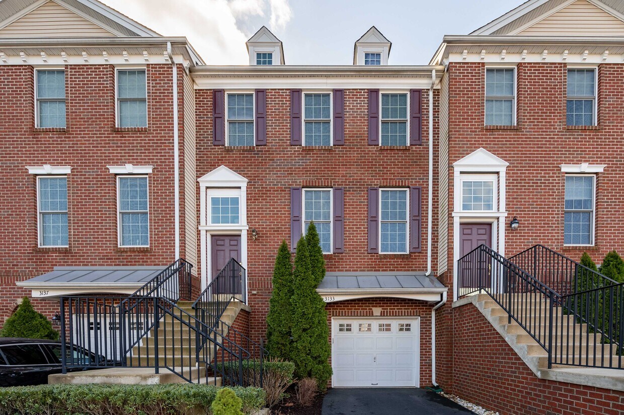 Foto principal - 3133 E Brighton St