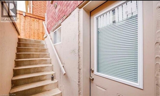 Building Photo - 180 Belmore Ct