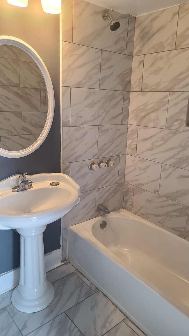 Downstairs bathroom - 2614 N Galvez St