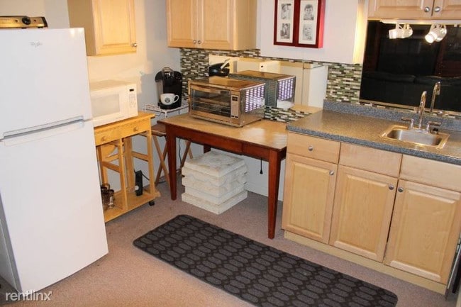 Building Photo - 4 br, 2 bath House - M15 and Waldon area