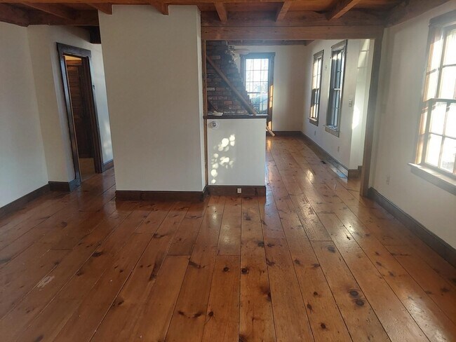 Foto del edificio - 220 E Squantum St