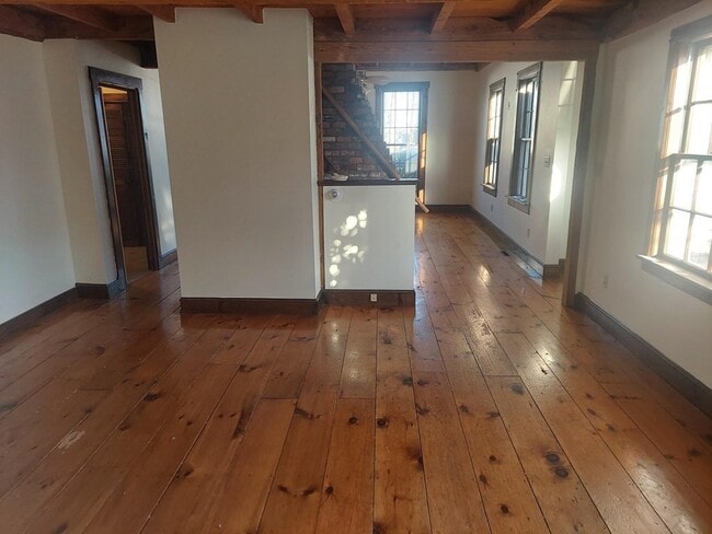 Building Photo - 220 E Squantum St