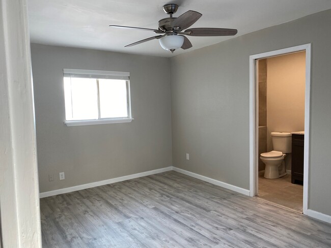 Building Photo - 9214 Robins Nest Ln