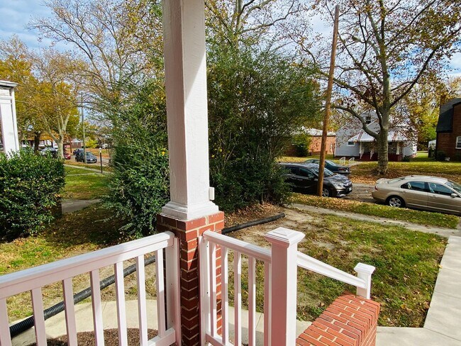 Foto del edificio - Beautifully Renovated 4bdrm/1.5bth House L...