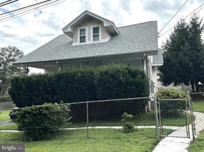 Building Photo - 11 Elmwood Ave