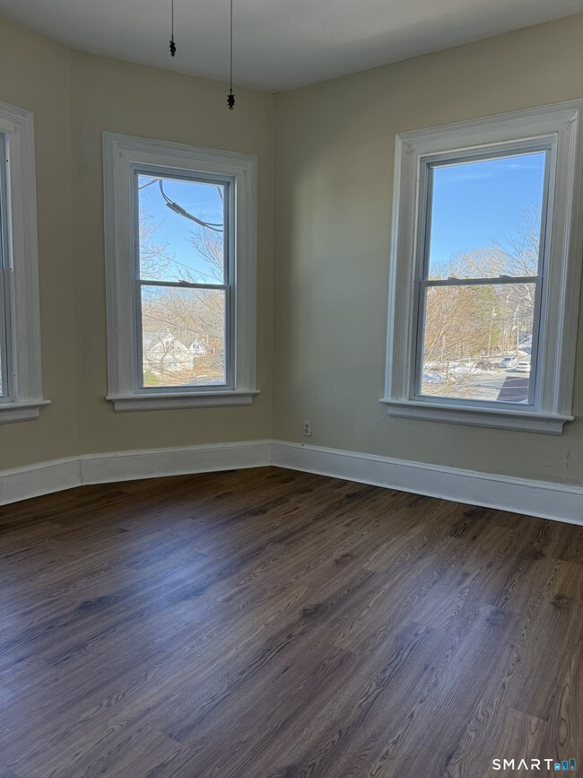 Building Photo - 140 Hillside Ave