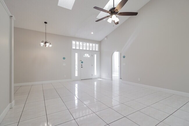Foto del edificio - 1056 Covington St