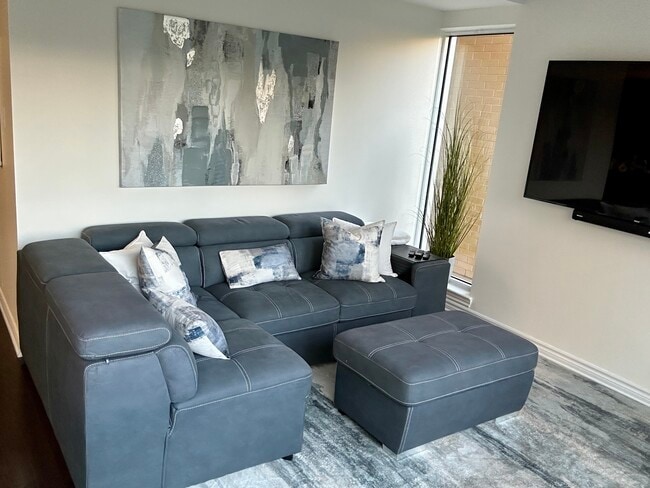 Building Photo - 250 Lett St