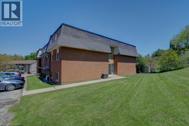 Building Photo - 267 Clyde Rd