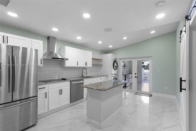 Building Photo - 2515 W 65th St