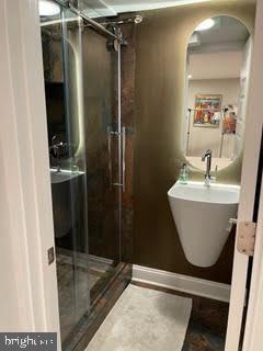 Foto del edificio - 3364 Stuyvesant Pl NW