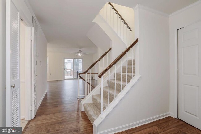 Building Photo - 13909 Woods Run Ct
