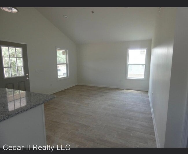 Building Photo - 2 br, 2 bath House - 203 Corman Ave