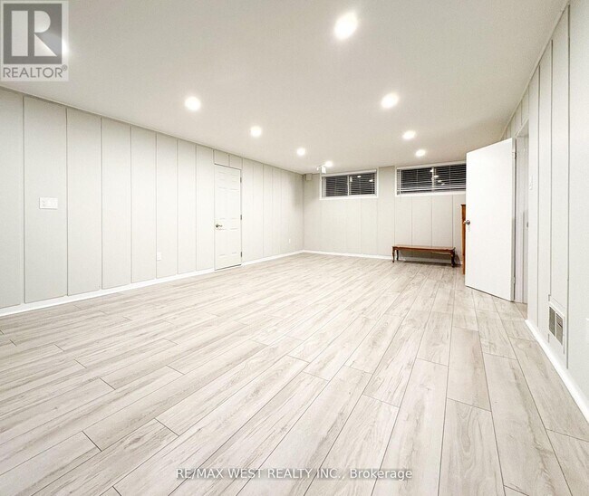 Photo du bâtiment - 5 Arlstan Dr