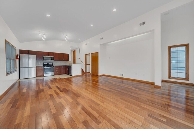 Foto del edificio - 6302 Jefferson St