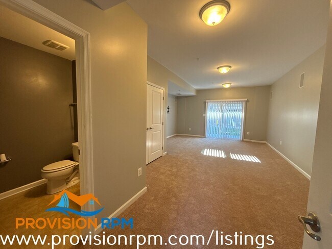 Foto del edificio - 7937 Trailview Xing