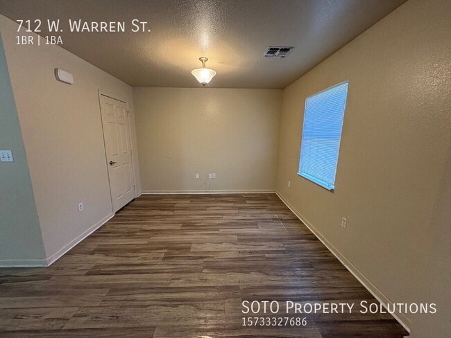 Building Photo - 712 Warren St